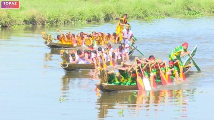 Một trò chơi trong lễ hội Đền Đồng Bằng